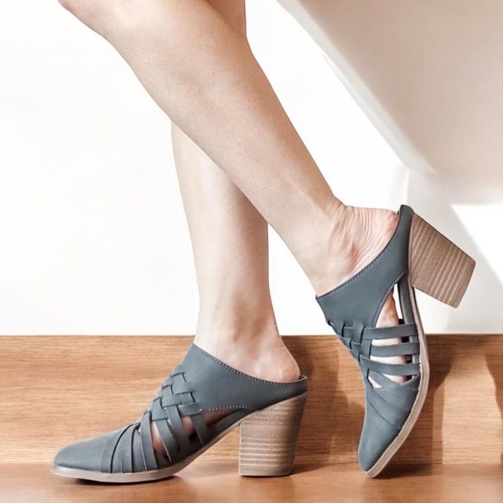 Universal Thread Aiden Huarache Heeled Grey Mules